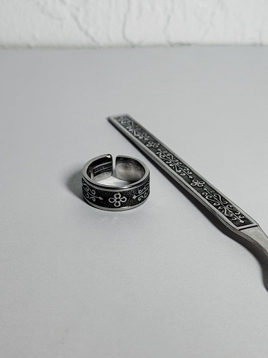 Madame’s Web | Spoon Ring